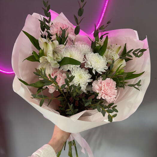 Букет «нежность» с хризантемой и альстромерией💐