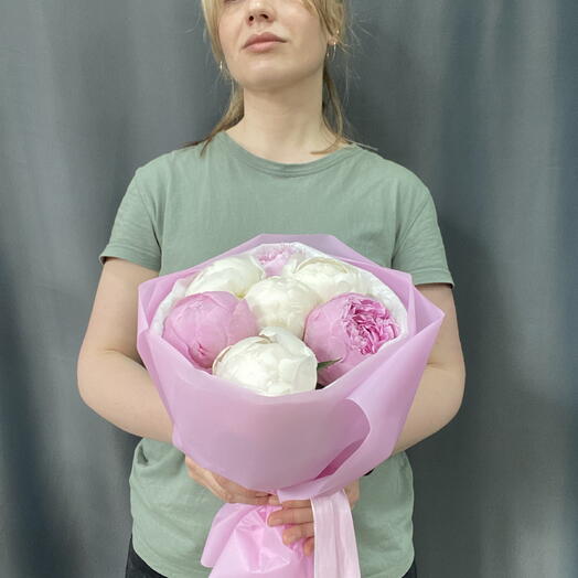 Монобукет из пионов