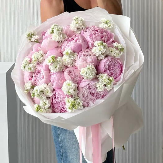 Прайм💓 букет с маттиолой и пионами