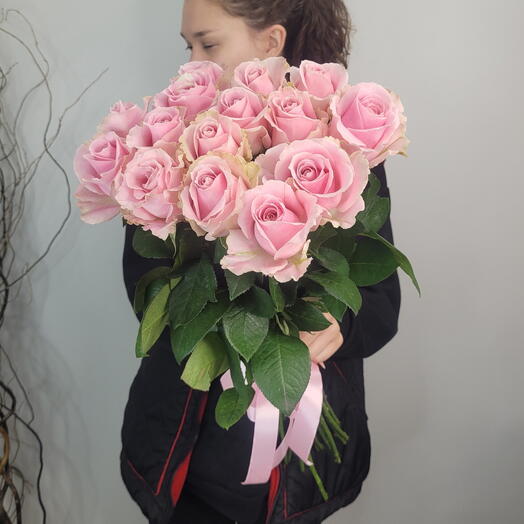 Розовые розы 15шт