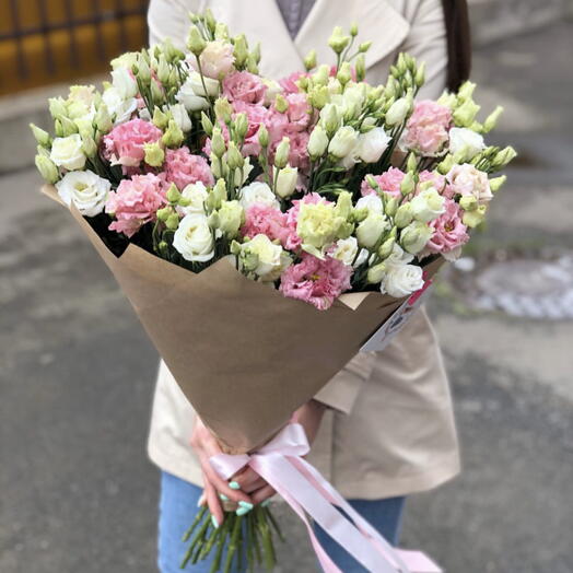 Эустомы розовые и белые 19 шт