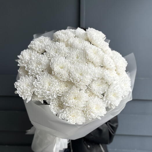 Bouquet of 9 white bush chrysanthemums