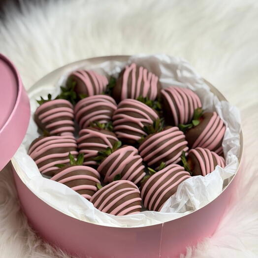 Клубника в шоколаде «Milky Rose Strawberry»(15 шт.)