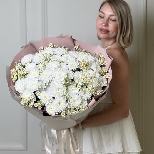 Букет Семейный очаг: хризантемы и ромашки 🌼