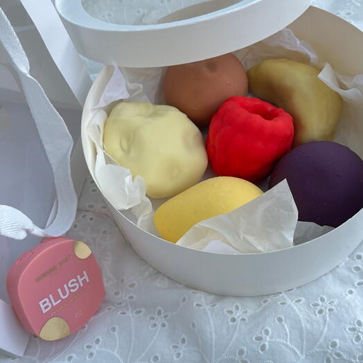 Набор корпусных десертов 6 шт + подарок от Vivienne Sabo — румяна MACARON