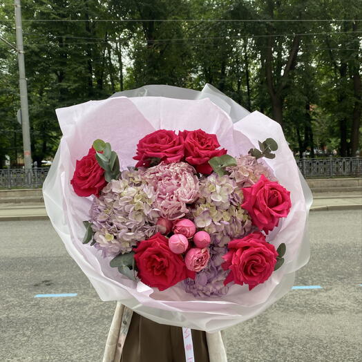 Авторский букет с гортензиями, розами и пионами🌸