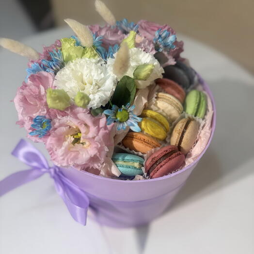 Цветы с макаронсами