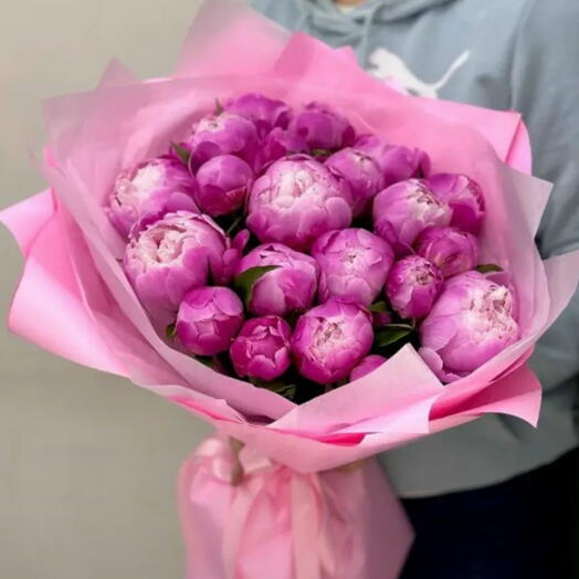 25 пионов в оформлении 🌸