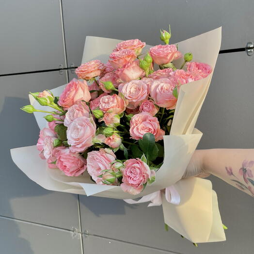 Букет из кустовых роз мадам бомбастик 🌸