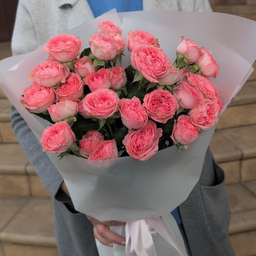 Букет из 9 веток пионовидных кустовых роз 💗