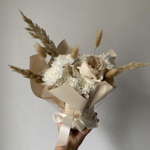Осенняя композиция с пионовидной розой White Ohara