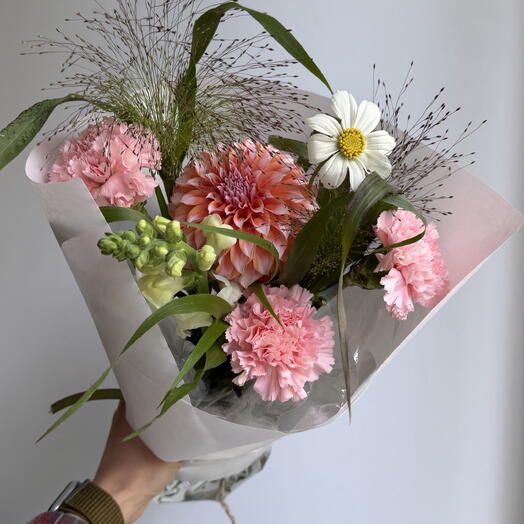 Нежный комплимент для любимой с георгином🌸
