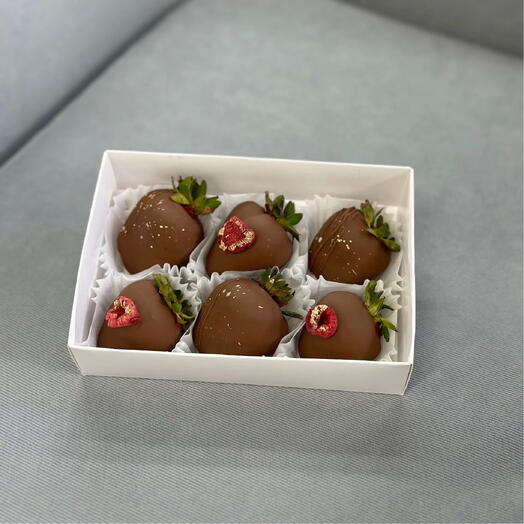 Клубничка в шоколаде 🥰