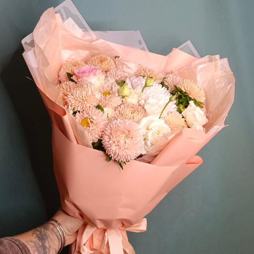Букет с астрой, эустомой, и розой 🌹