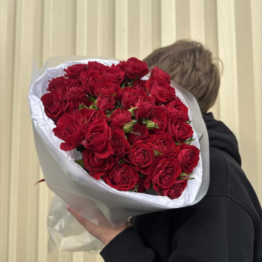 Моно-букет из 9 кустовых роз