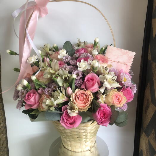 Большая корзина с розами и альстромерией 🌸