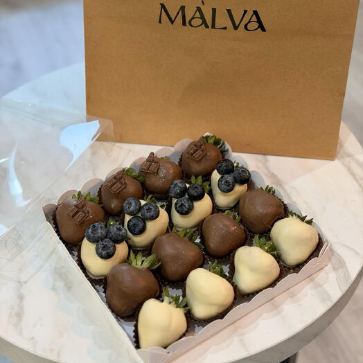 Бокс с клубникой в шоколаде (16шт)