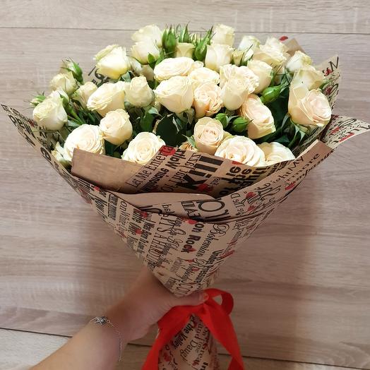 Букет из кустовых роз