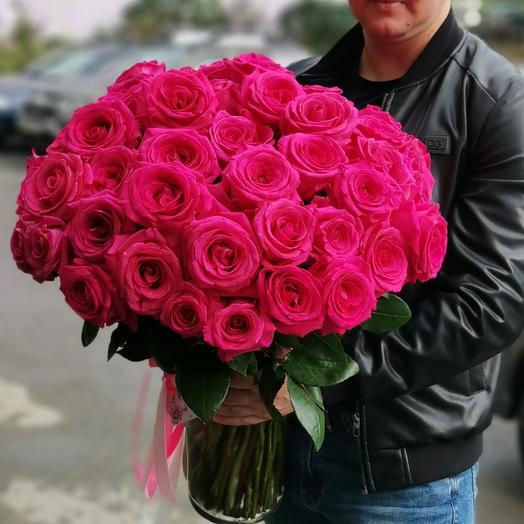 Роза в вазе