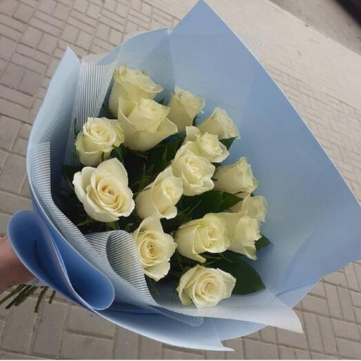 Bouquet of white roses