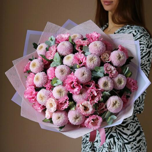 Bouquet of eustoma and chrysanthemum