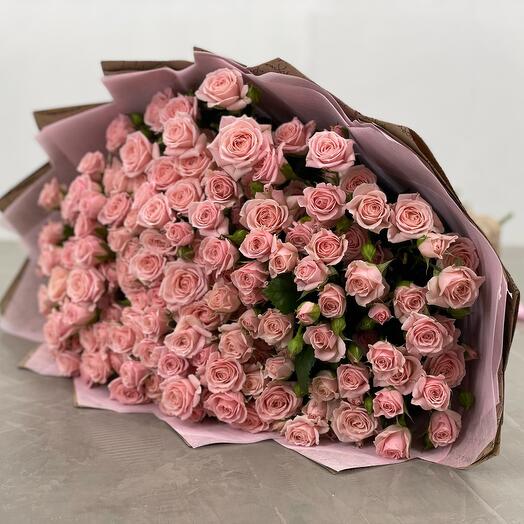 Bouquet of bush roses