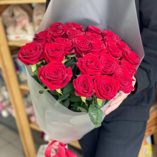 25 rosas rojas 70 cm