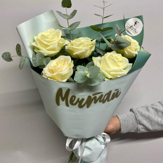 "Dream" 5 white roses
