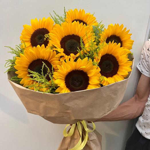 7 pcs. sunflowers🌻with solidago
