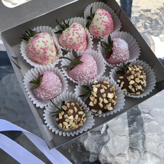 Коробочка клубники "Нежность"