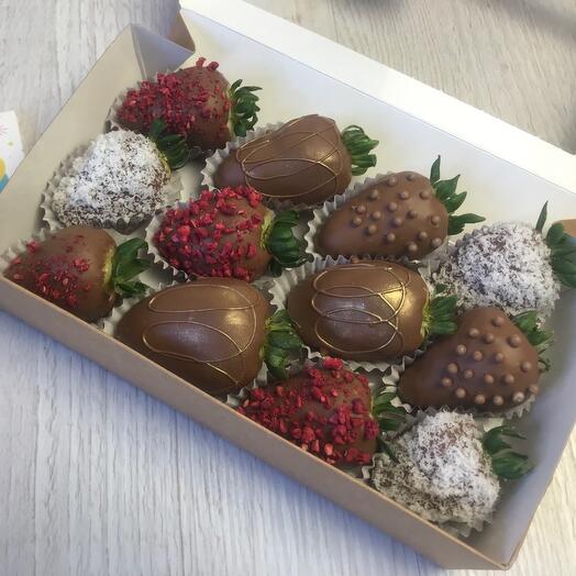 Set of chocolate-covered strawberries "Euphoria"