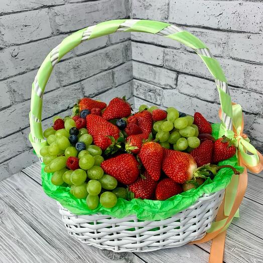 Фруктовая корзина с ягодами без проколов