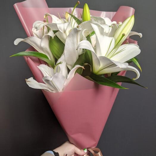 Bouquet of 3 white lilies