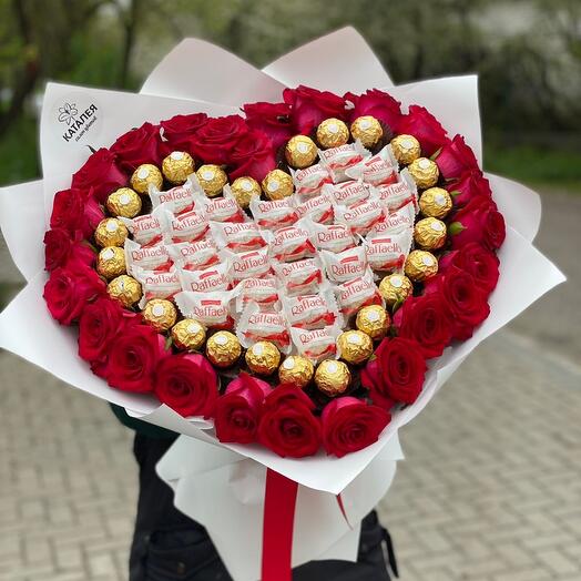 Ramo de dulces y rosas