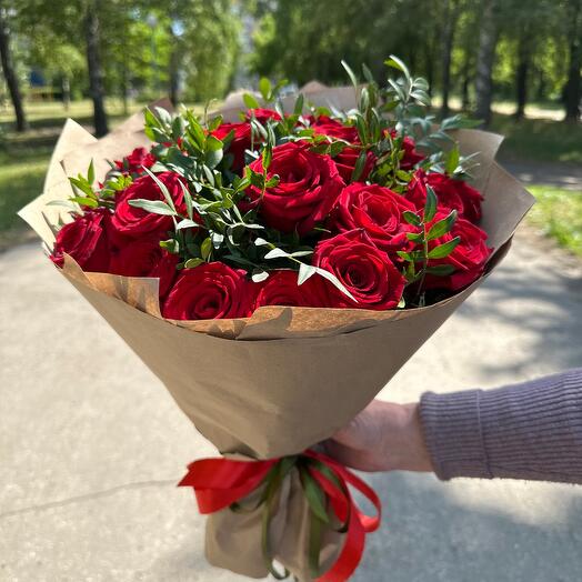 21 red roses in crafting