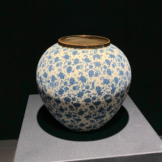 Кашпо "Современная Элегантность"