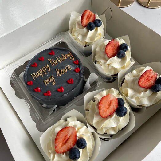 Set of bento cake and 5 Cupcakes