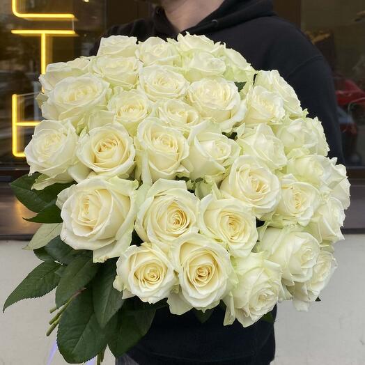 Букет из 35 белых роз