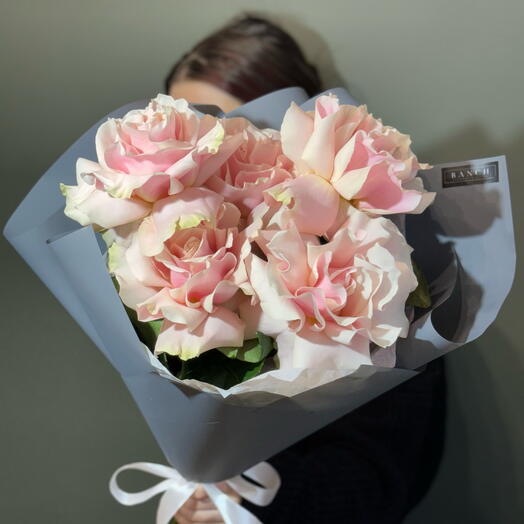 5 французских розовых роз