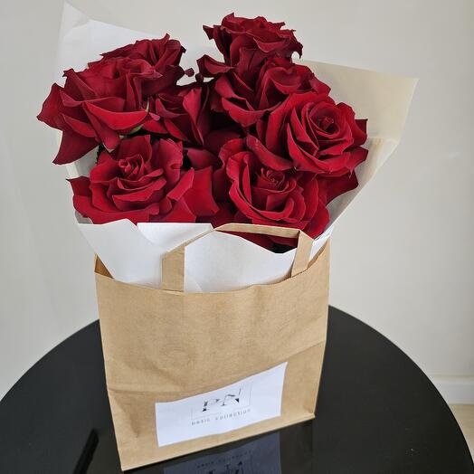 Монобукет из вывернутых роз Эксплоер