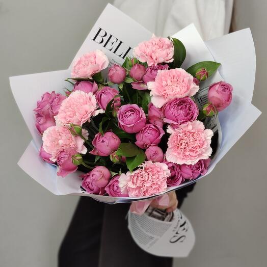 Ramo de viaje rosa con rosas peonías