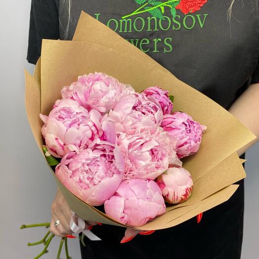 Bouquet of 9 airy peonies