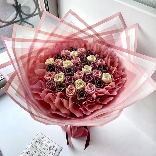 Ramo de 37 rosas de 4 tipos de chocolate belga