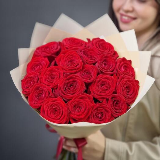 Букет из 19 красных роз, Ред Наоми