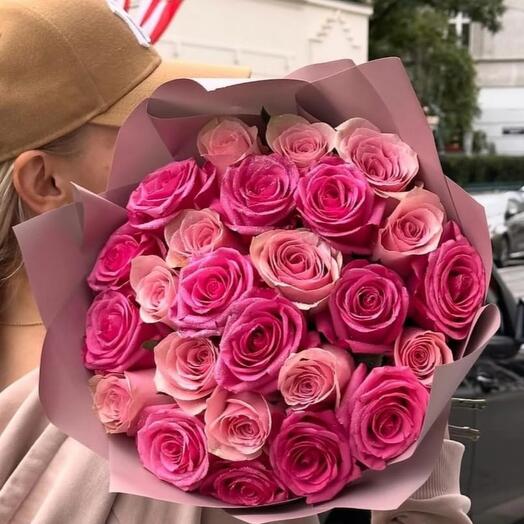 Букет из розовых роз