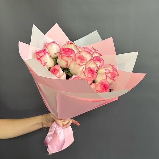 Букет из 15 нежных роз