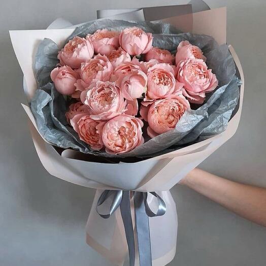 Bouquet of pink bush roses 19 pieces