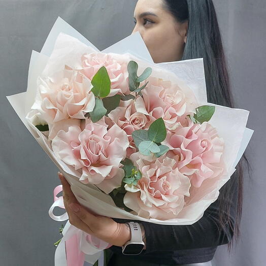 Bouquet of delicate French roses