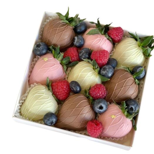 Chocolate Covered Strawberries "Sweet Day"