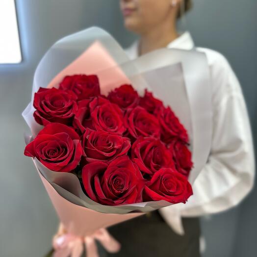Букет из 13 красных роз
